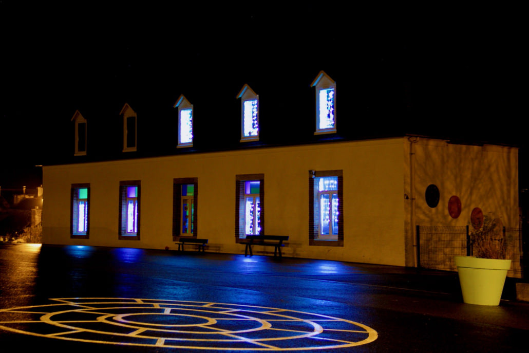 L'école illuminée pour la fête des lumières